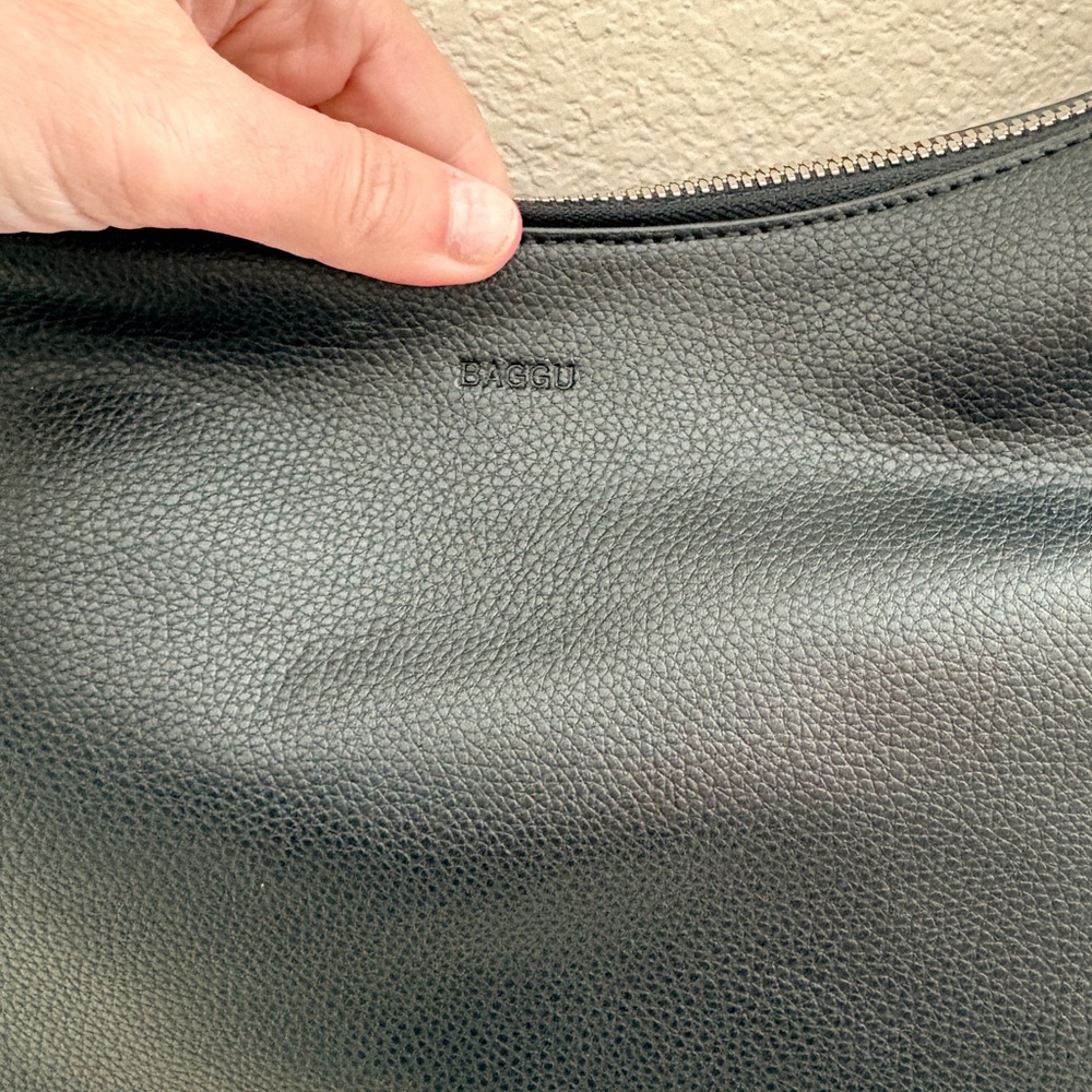 BAGGU Black Pebbled Hobo Shoulder Bag - Picture 4 of 5